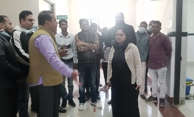 जिला कलक्टर डॉ. राजोरिया ने किया सीएचसी पीपलखूंट का औचक निरीक्षण जिला कलक्टर डॉ. राजोरिया ने किया सीएचसी पीपलखूंट का औचक निरीक्षण