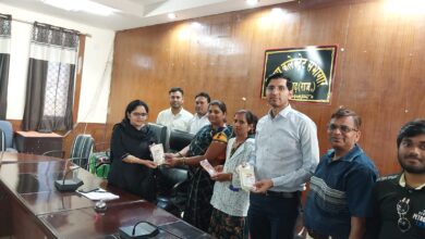 जिला कलक्टर ने आमजन से की हर्बल गुलाल खरीदने की अपील