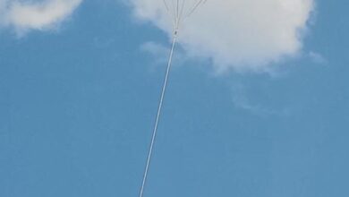 शहर के बीचों बीच बलून दे रहा है मतदान का संदेश