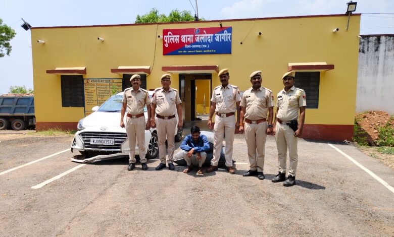 56 किलोग्राम अवैध डोडाचुरा का परिवहन करते हुए 01 अभियुक्त गिरफ्तार 56 किलोग्राम अवैध डोडाचुरा का परिवहन करते हुए 01 अभियुक्त गिरफ्तार