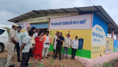 जिला कलक्टर ने किया मॉडल ग्राम पंचायत जैथलिया किया निरीक्षण