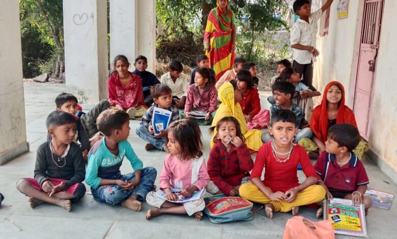 संजीवनी सेवा संस्था दे रही बच्चों को खेलों के साथ शिक्षा की अलख संजीवनी सेवा संस्था दे रही बच्चों को खेलों के साथ शिक्षा की अलख