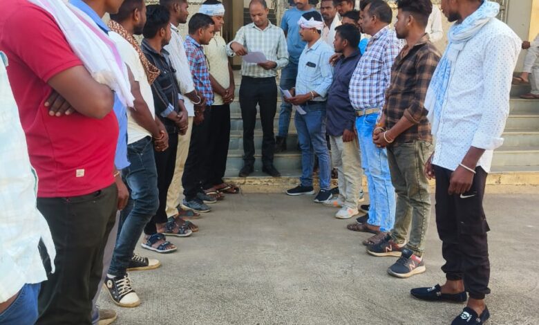 बाप सांसद रोत के खिलाफ अभद्र टिप्पणी करने वाले पर कार्यवाही की मांग,भारत आदिवासी पार्टी के कार्यकर्ताओ ने सोपा ज्ञापन बाप सांसद रोत के खिलाफ अभद्र टिप्पणी करने वाले पर कार्यवाही की मांग,भारत आदिवासी पार्टी के कार्यकर्ताओ ने सोपा ज्ञापन