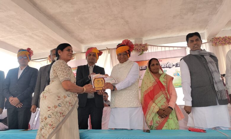 हर्षोल्लास के साथ मनाया गया 76 वा गणतंत्र दिवस हर्षोल्लास के साथ मनाया गया 76 वा गणतंत्र दिवस