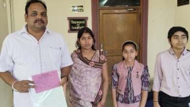 जिला कलेक्टर व पुलिस अधीक्षक को पुलिस थाना द्वारा अभियुक्त के विरूद्ध अभी तक कोई कार्यवाही नहीं किये जाने को लेकर दिया ज्ञापन