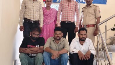 मोबाईल बेचने का झांसा देकर 2 लाख 38 हजार 550 रूपये साईबर ठगी करने के मामले में 03 अभियुक्तों को किया