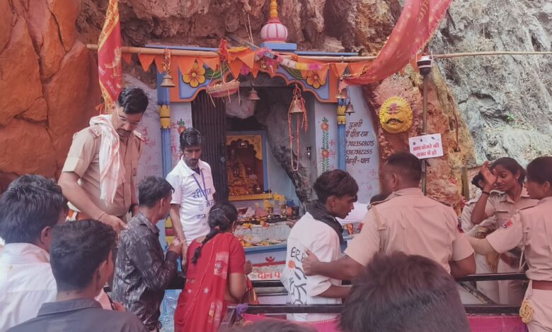 सीता माता मेले में मंदिर में किए दर्शन प्रकृति का उठाया लुत्फ सीता माता मेले में मंदिर में किए दर्शन प्रकृति का उठाया लुत्फ