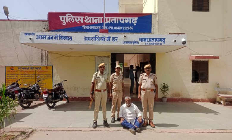 दिपेश्वर तालाब में अपशिष्ट पदार्थ डालने वाले अभियुक्त को 10 घंटे में किया गिरफ्तार दिपेश्वर तालाब में अपशिष्ट पदार्थ डालने वाले अभियुक्त को 10 घंटे में किया गिरफ्तार