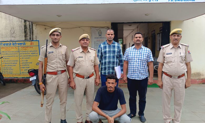 384.73 किलोग्राम अवैध डोडाचुरा व 12 बोर बंदुक के 07 कारतुस व एक पिस्टल मय 03 कारतुस के साथ एक अभियुक्त गिरफ्तार 384.73 किलोग्राम अवैध डोडाचुरा व 12 बोर बंदुक के 07 कारतुस व एक पिस्टल मय 03 कारतुस के साथ एक अभियुक्त गिरफ्तार