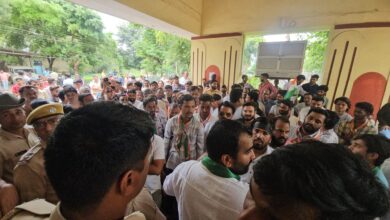 नगर परिषद प्रतापगढ़ में भ्रष्टाचार के खिलाफ जनाक्रोश रैली कांग्रेस कार्यकर्ताओं का धरना और पुलिस द्वारा कार्रवाई