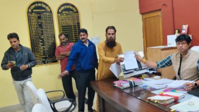 जिला कलेक्टर को गुमटी संगठन ने ज्ञापन सौंपकर नियमानुसार कार्रवाई करने की मांग की गई