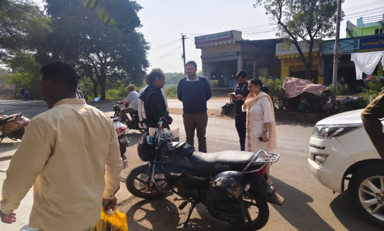 धमोतर दरवाजे के बाहर नाले की गंदगी पर जिला कलेक्टर ने लिया संज्ञान