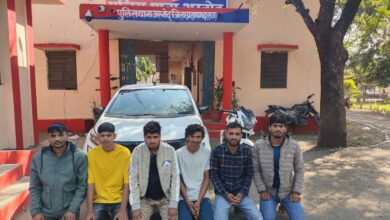 कार से 191,500 रूपये, 01 कार, 01 स्पोर्ट्स बाइक को जब्त कर 06 आरोपी गिरफ्तार